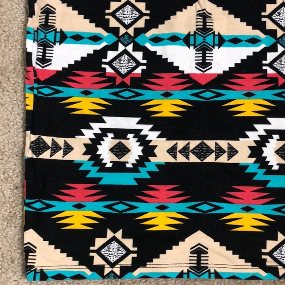 Multi-Color Pattern Skirt - Picture 3 of 3